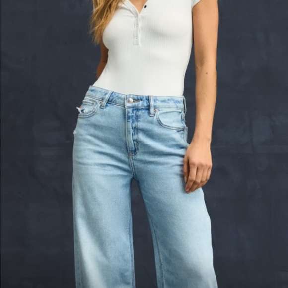 American Eagle Low Rise Skater Jean